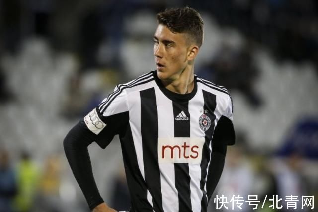 她没有丝毫 她没有丝毫